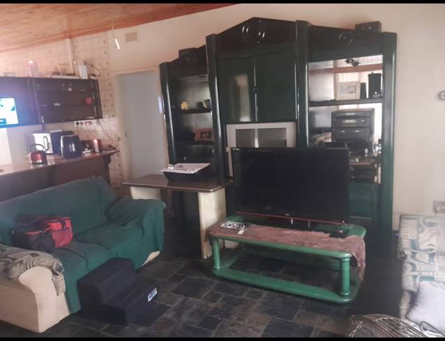 4 BEDROOM HOUSE FOR SALE IN PROTEA PARK